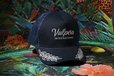 Vulpera Laurel Acanthus Trucker Cap – International Heritage Edition